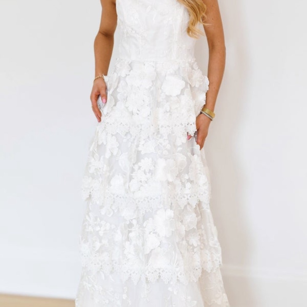 Elegant White Floral Lace Dress